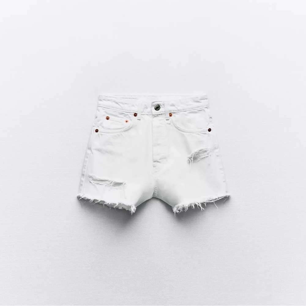 New with tags White Distressed Denim Shorts (Zara)